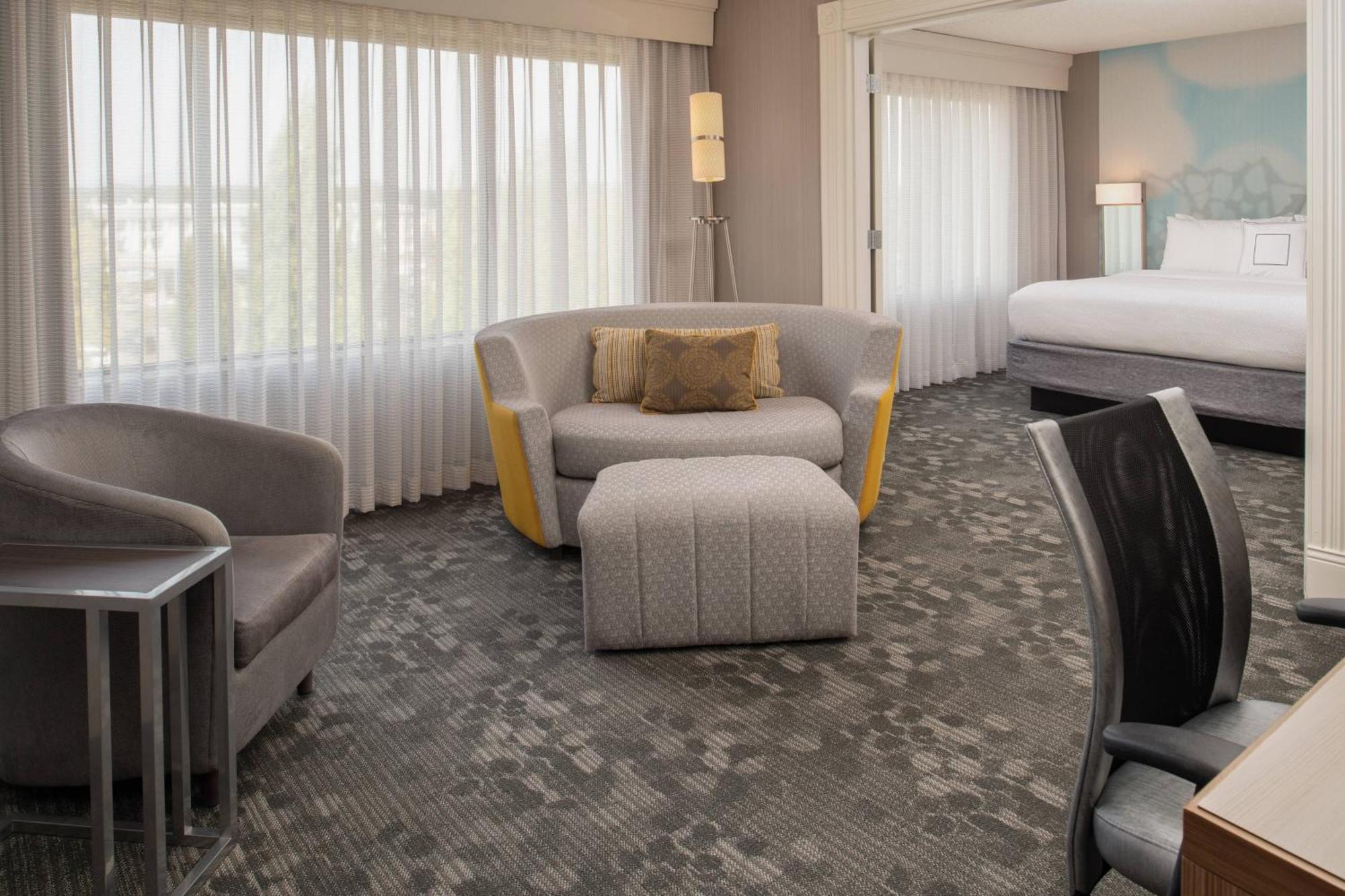 Готель Courtyard By Marriott Portland Airport Екстер'єр фото