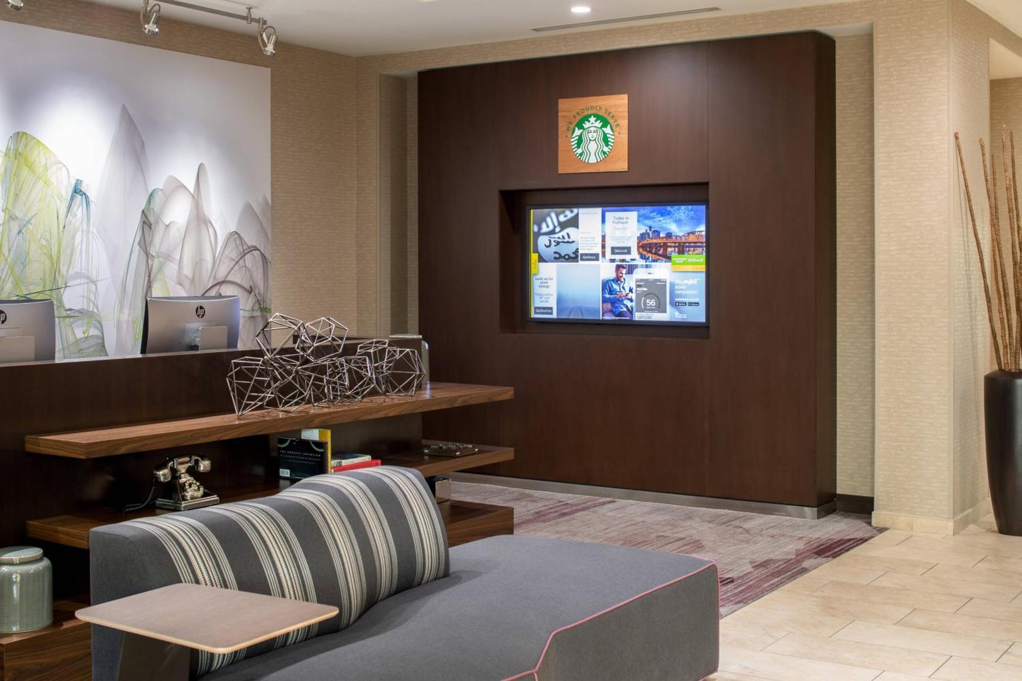 Готель Courtyard By Marriott Portland Airport Екстер'єр фото