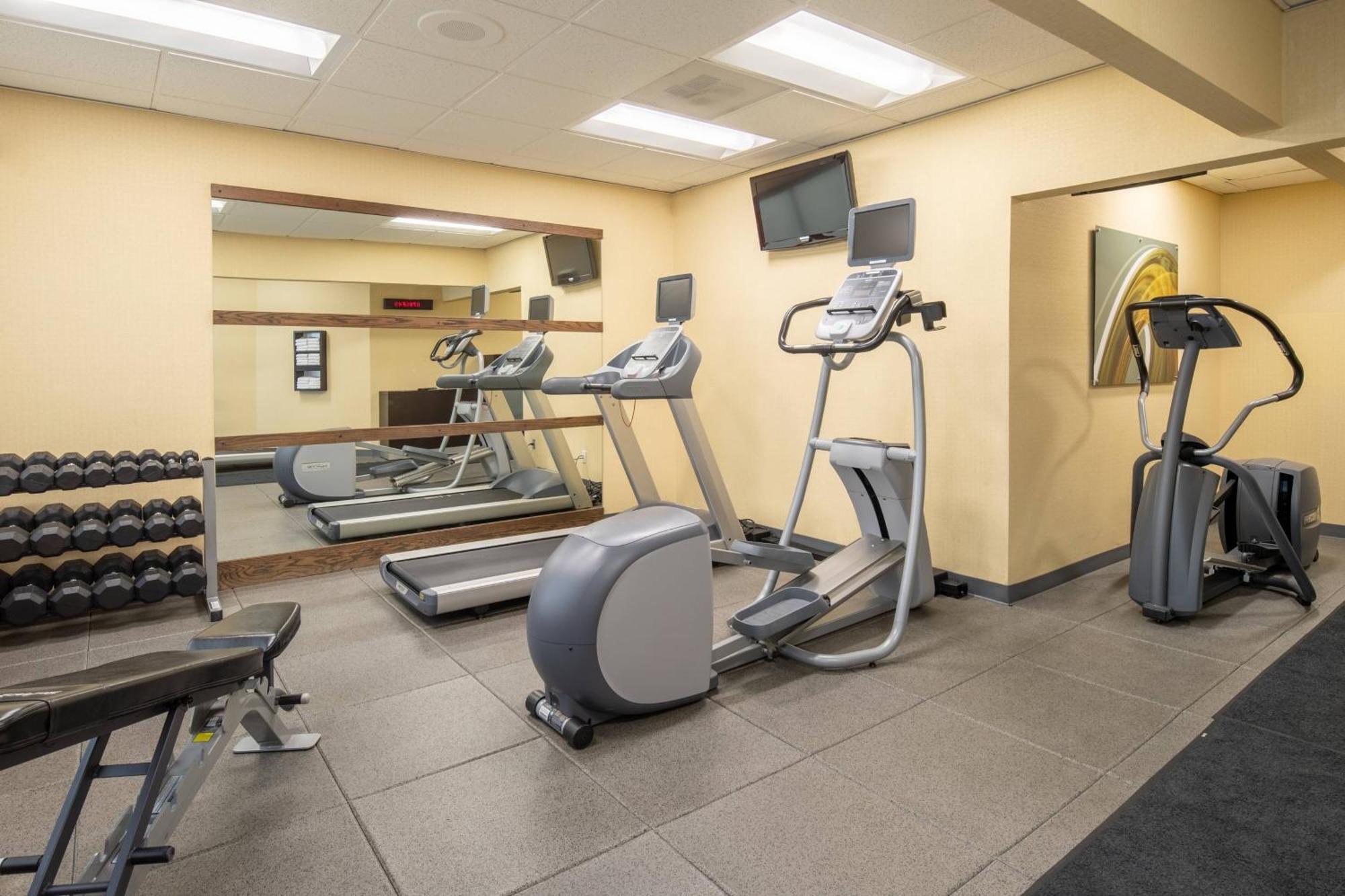 Готель Courtyard By Marriott Portland Airport Екстер'єр фото