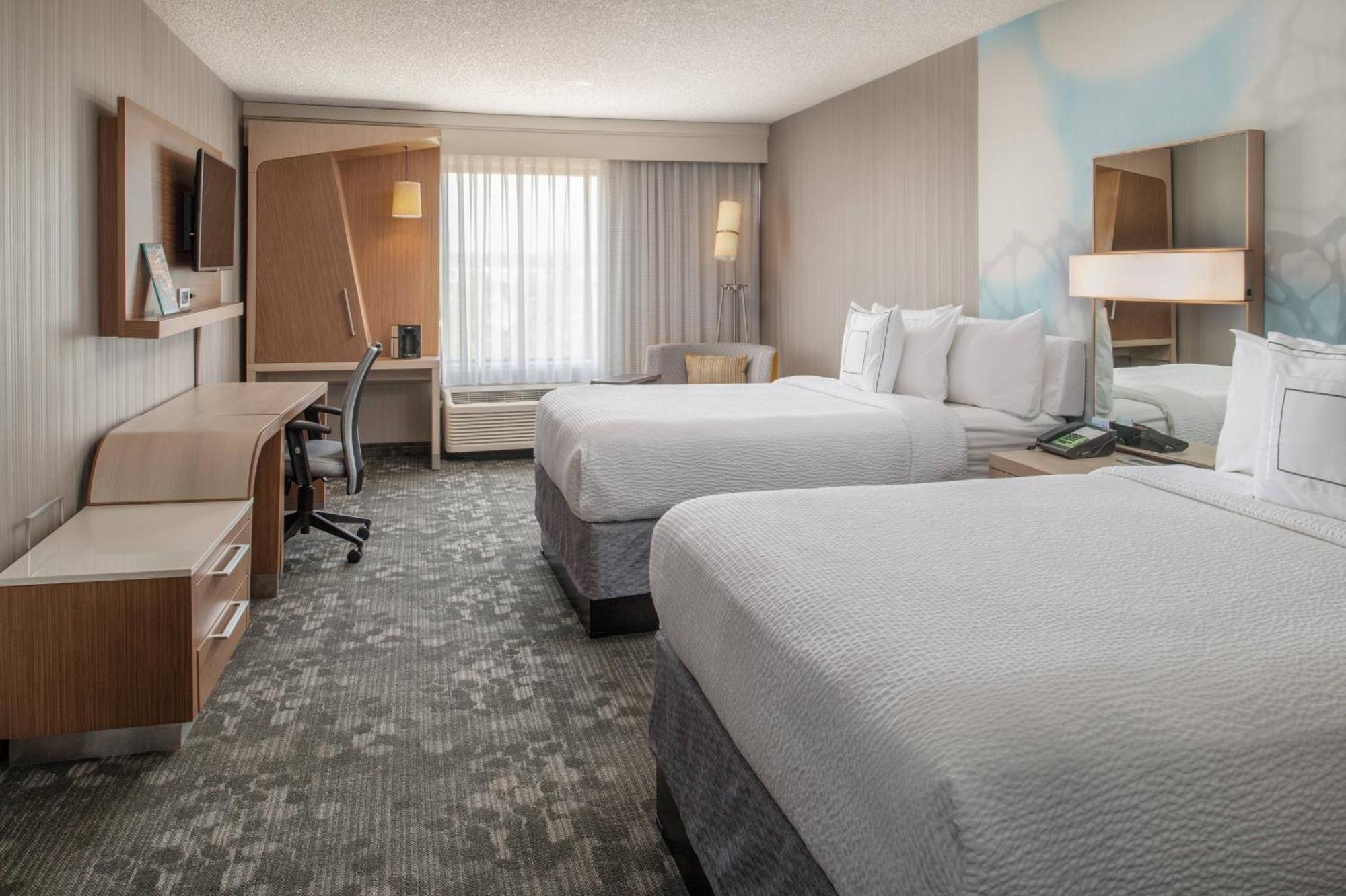 Готель Courtyard By Marriott Portland Airport Екстер'єр фото
